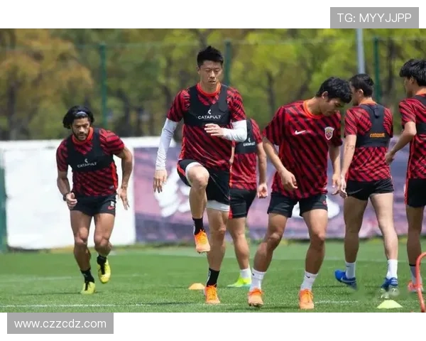 定妆照拍摄完毕共同期待新赛季的精彩表现与激情碰撞